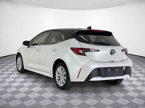 Used 2023 Toyota Corolla SE FWD image 3