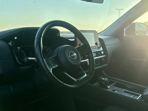 Certified 2024 Nissan Pathfinder SV FWD image 39