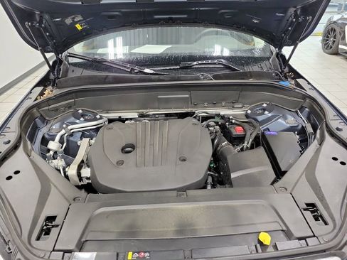 Used 2025 Volvo XC90 B5 Plus w/ Protection Package Premier image 55