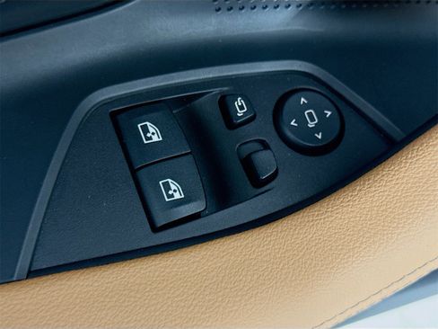 Used 2025 BMW 230i 230i w/ M Sport Package image 18