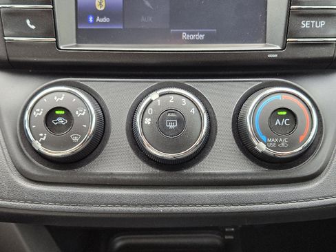 Used 2017 Toyota RAV4 LE image 21