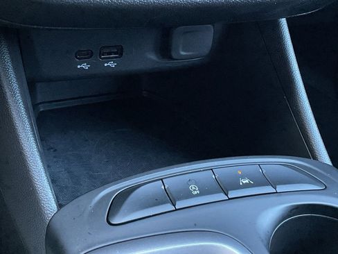 Used 2025 Buick Envista Preferred image 34