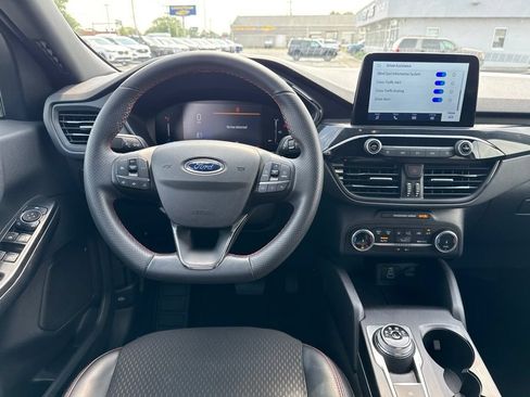 Used 2025 Ford Escape ST-Line AWD/4WD image 9