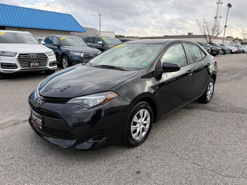 Used 2017 Toyota Corolla SE image 4
