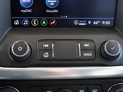 Used 2023 GMC Acadia SLT image 23