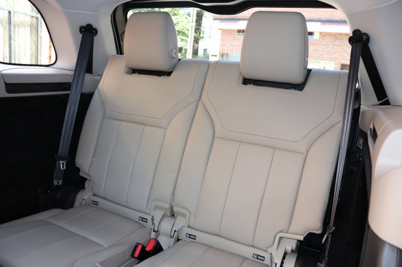 Used 2018 Land Rover Discovery HSE AWD/4WD image 57