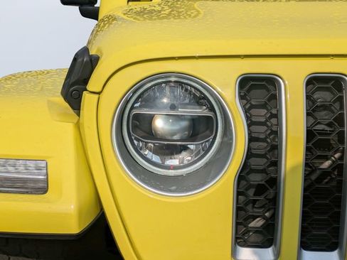 Used 2022 Jeep Wrangler Unlimited Sahara w/ Cold Weather Group AWD/4WD image 9