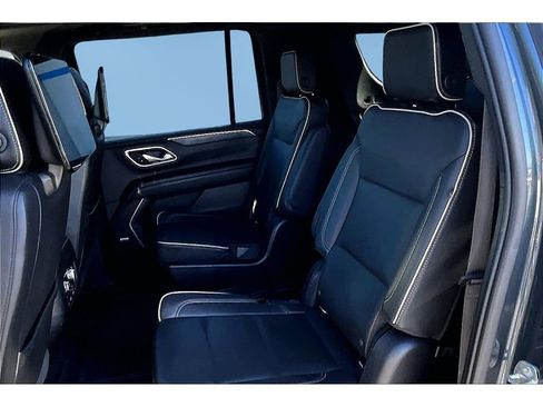 Used 2021 GMC Yukon XL SLT w/ SLT Luxury Plus Package image 22