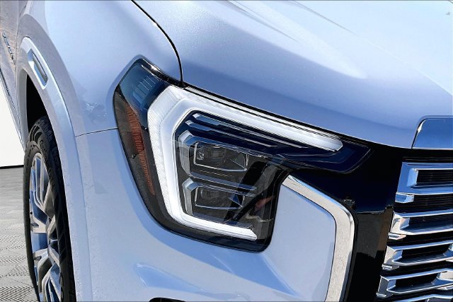 Used 2026 GMC Terrain Denali AWD/4WD image 31