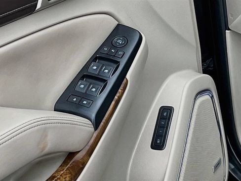 Used 2015 GMC Yukon Denali w/ Premium Package AWD/4WD image 18