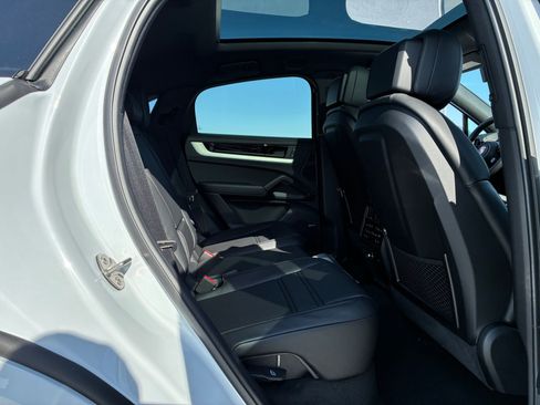 New 2026 Porsche Cayenne S image 25