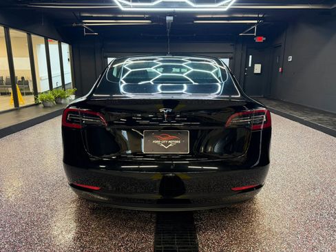 Used 2018 Tesla Model 3 Mid Range image 6