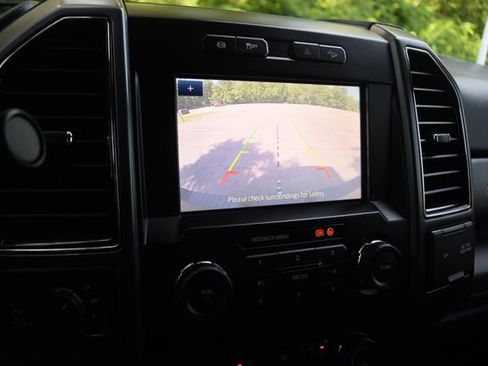 Used 2022 Ford F250 XLT w/ FX4 Off-Road Package AWD/4WD image 10