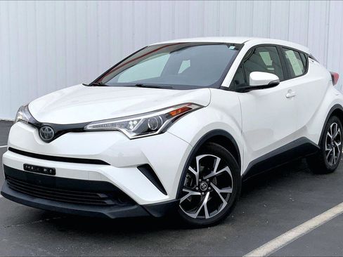 Used 2019 Toyota C-HR XLE image 1