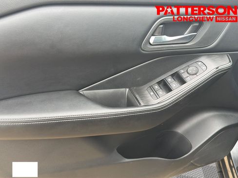 Used 2025 Nissan Rogue SV FWD image 21