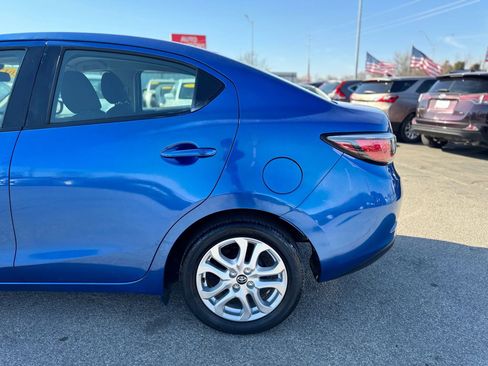 Used 2017 Toyota Yaris iA image 10