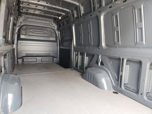 Used 2023 Mercedes-Benz Sprinter 2500 image 22