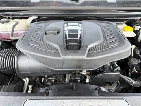 Used 2024 Jeep Wagoneer Series II w/ Flexible Seating Group RWD image 8