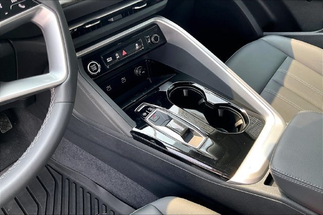 Used 2025 Audi Q5 Premium w/ Convenience Package AWD/4WD image 18