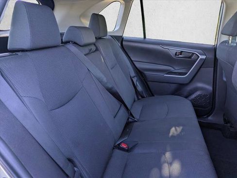 Used 2021 Toyota RAV4 LE image 18