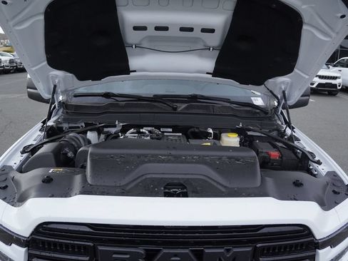 New 2026 RAM 2500 Laramie w/ Night Edition AWD/4WD image 33
