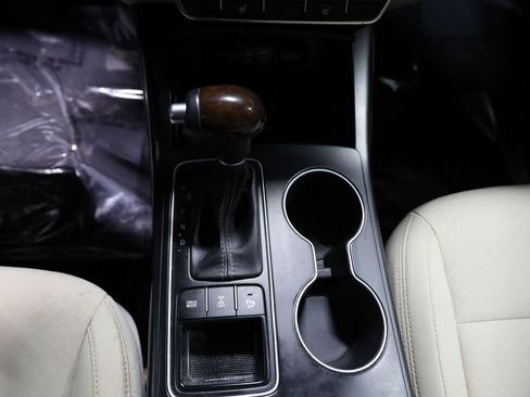 Used 2017 Kia Sorento LX w/ LX Convenience Package image 25