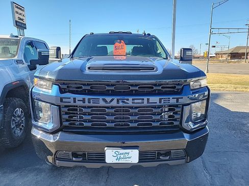 Used 2023 Chevrolet Silverado 2500 Custom w/ Custom Value Package image 2