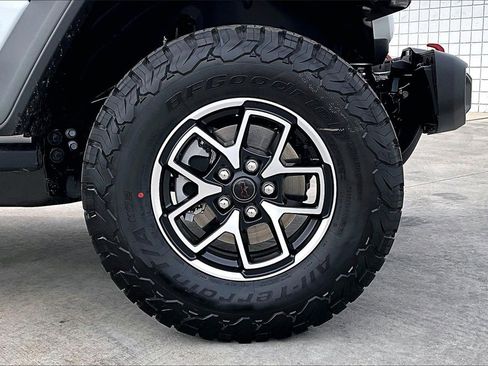 New 2026 Jeep Wrangler Unlimited Rubicon image 24