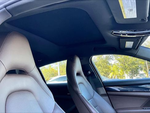 Used 2022 Porsche Panamera 4S w/ Premium Package image 13