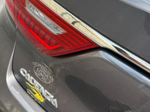 Used 2017 Kia Cadenza Technology FWD image 11