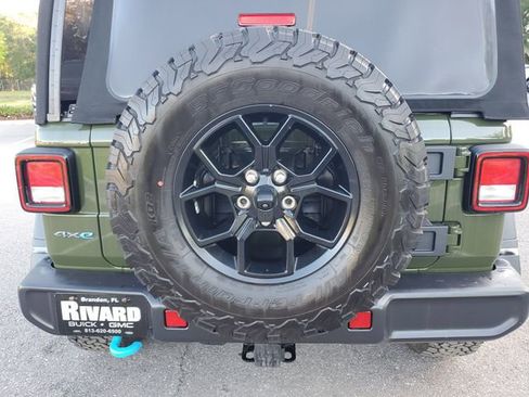 Used 2024 Jeep Wrangler Unlimited AWD/4WD image 10