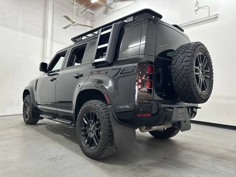 Used 2022 Land Rover Defender 110 X-Dynamic SE AWD/4WD image 18