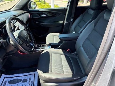 Used 2023 Chevrolet TrailBlazer RS w/ Convenience Package AWD/4WD image 11