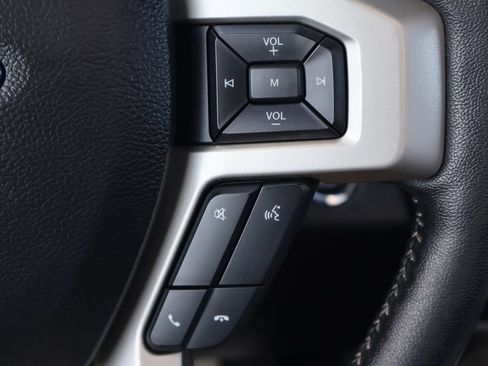 Used 2019 Ford F150 Lariat w/ Equipment Group 502A Luxury AWD/4WD image 7