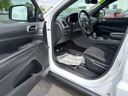 Used 2021 Jeep Grand Cherokee Freedom Edition AWD/4WD image 20