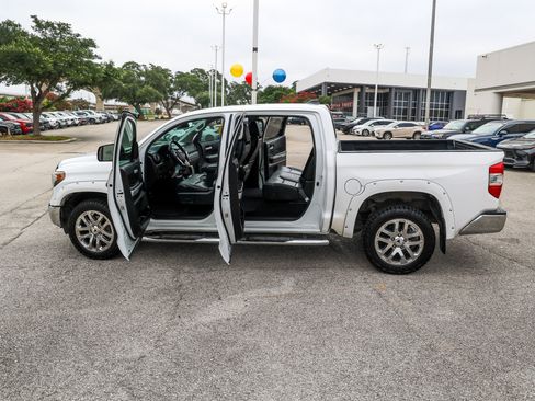 Used 2021 Toyota Tundra SR5 w/ SR5 Leather Package RWD image 11