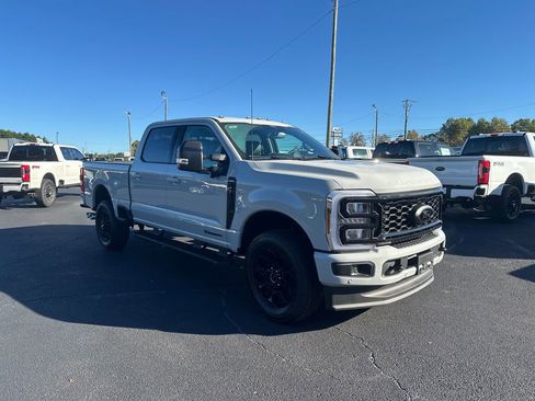 New 2026 Ford F250 Lariat w/ Black Appearance Package image 3