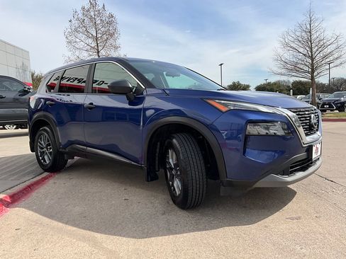 Used 2023 Nissan Rogue S image 4