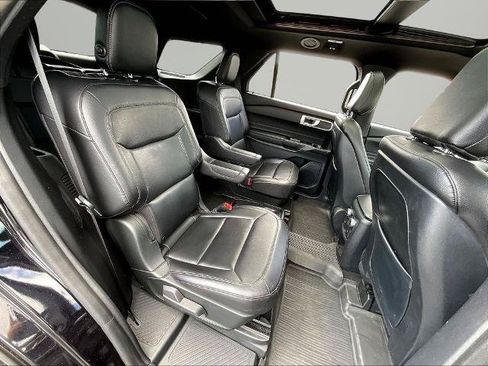 Certified 2020 Ford Explorer XLT w/ Equipment Group 202A AWD/4WD image 25