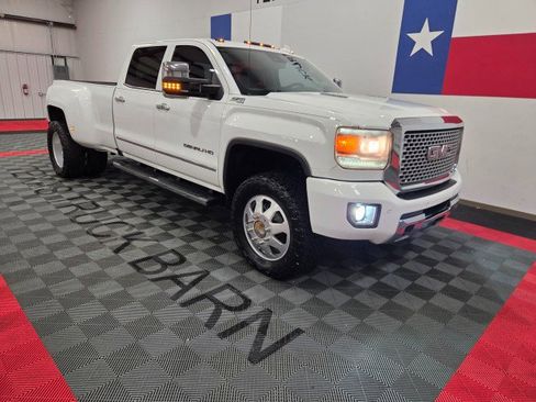 Used 2016 GMC Sierra 3500 Denali w/ Duramax Plus Package image 22