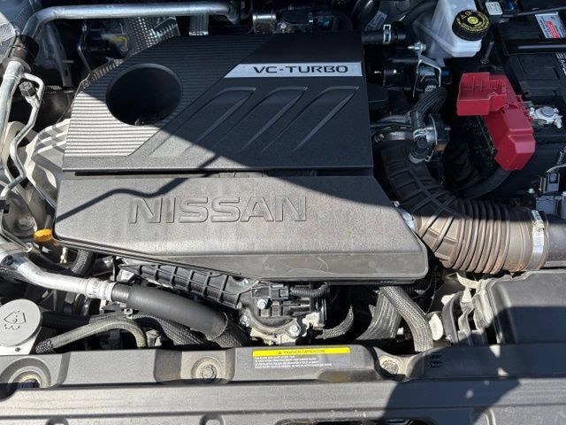 Used 2025 Nissan Rogue SV AWD/4WD image 10