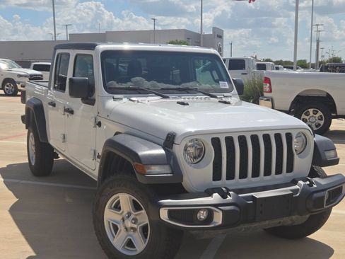 Used 2023 Jeep Gladiator Sport AWD/4WD image 2