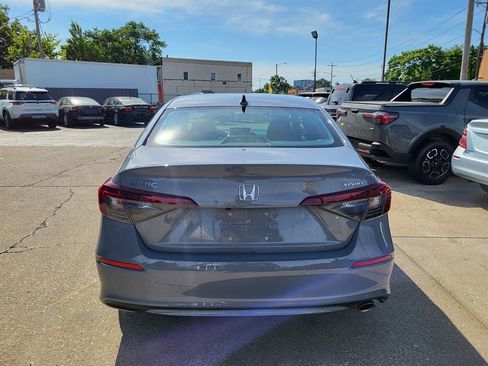Used 2025 Honda Civic Sport image 4