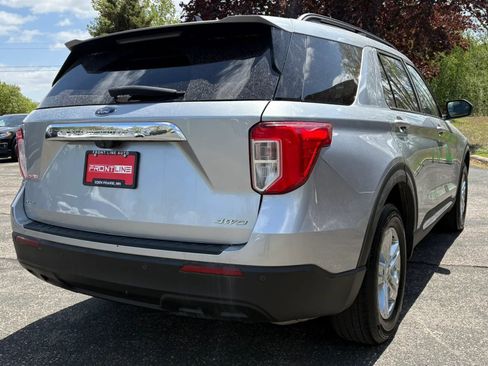 Used 2022 Ford Explorer XLT AWD/4WD image 9