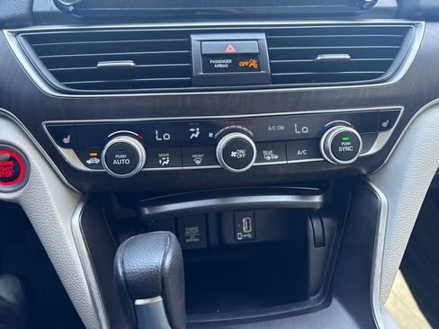 Used 2020 Honda Accord EX image 21