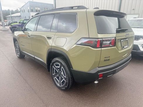 Used 2026 Jeep Cherokee Laredo image 7