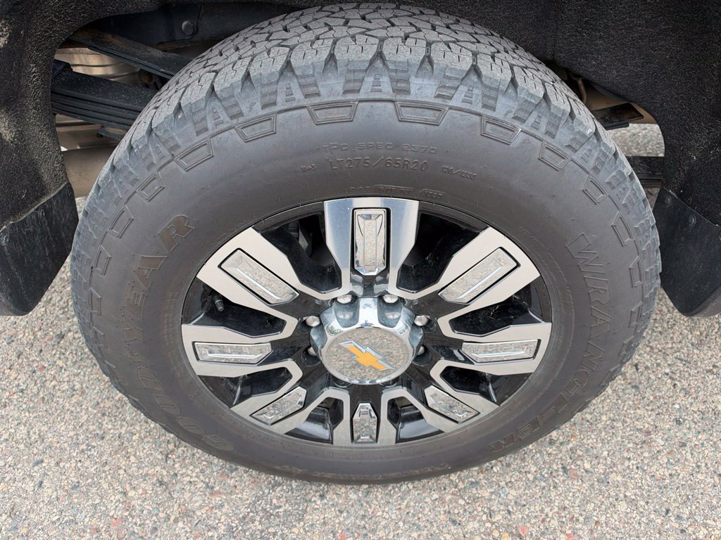 Used 2022 Chevrolet Silverado 3500 High Country w/ Safety Package II AWD/4WD image 16