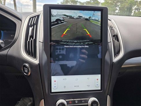 Used 2024 Ford Edge SE image 10