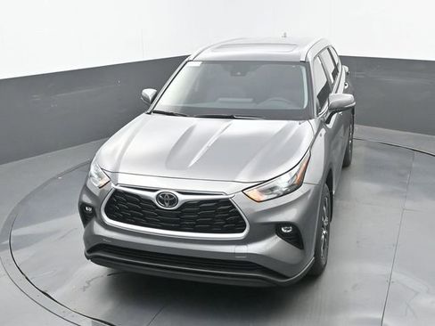 New 2026 Toyota Highlander XLE image 29