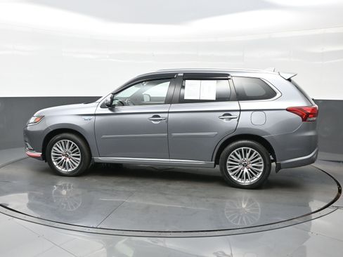 Used 2019 Mitsubishi Outlander GT image 3